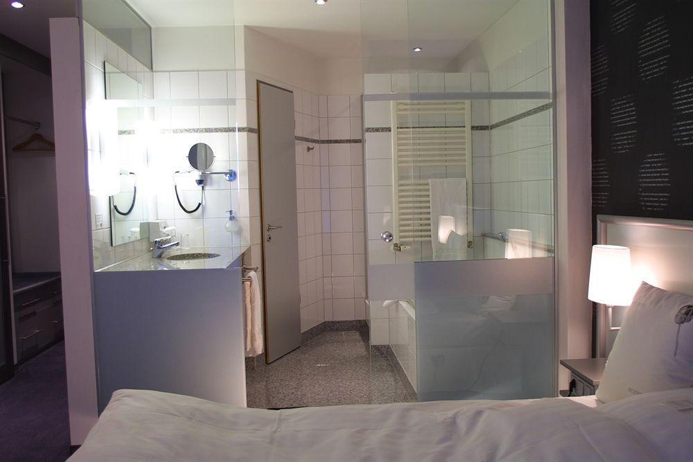 Wellings Romantik Hotel Zur Linde โมเออร์ส ภายนอก รูปภาพ