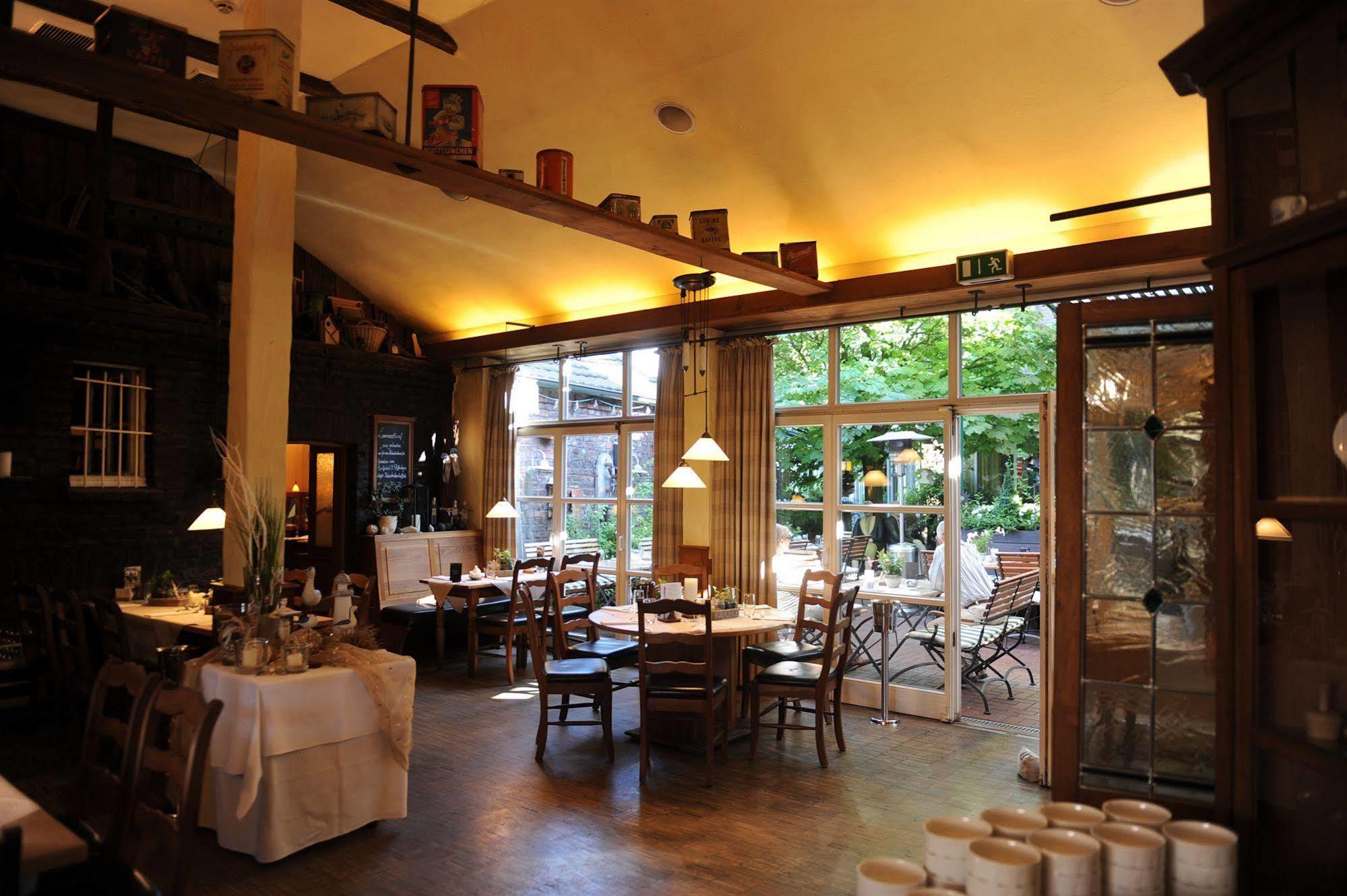 Wellings Romantik Hotel Zur Linde โมเออร์ส ภายนอก รูปภาพ