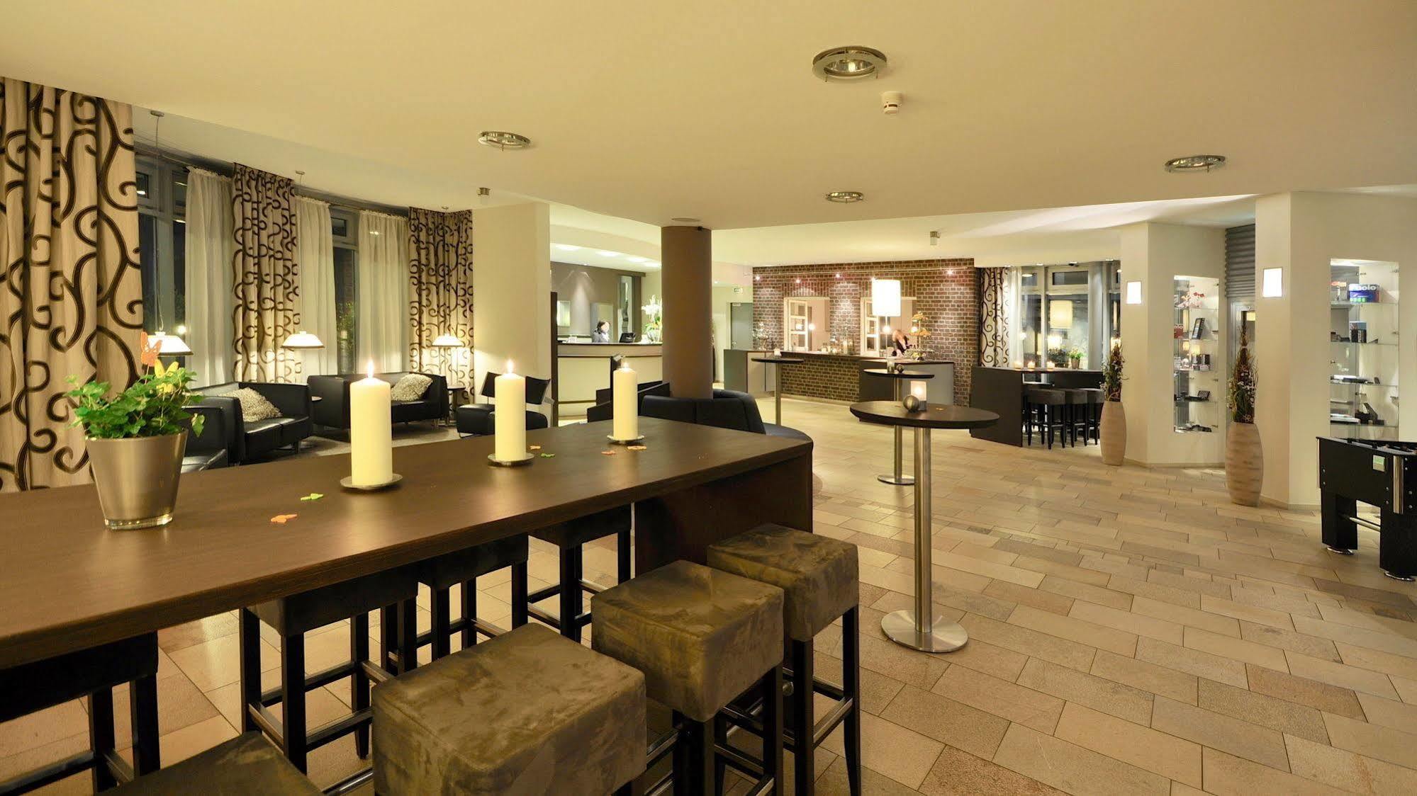 Wellings Romantik Hotel Zur Linde โมเออร์ส ภายนอก รูปภาพ
