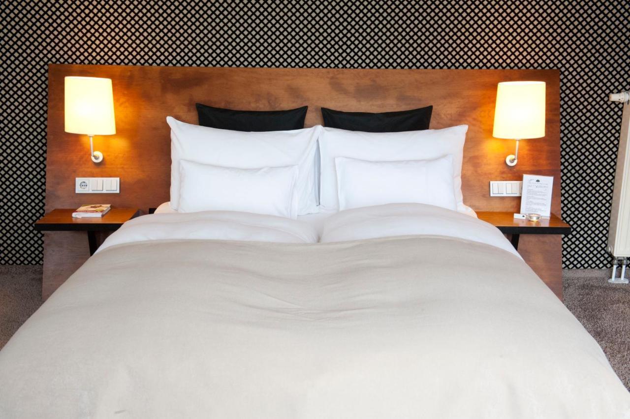 Wellings Romantik Hotel Zur Linde โมเออร์ส ภายนอก รูปภาพ