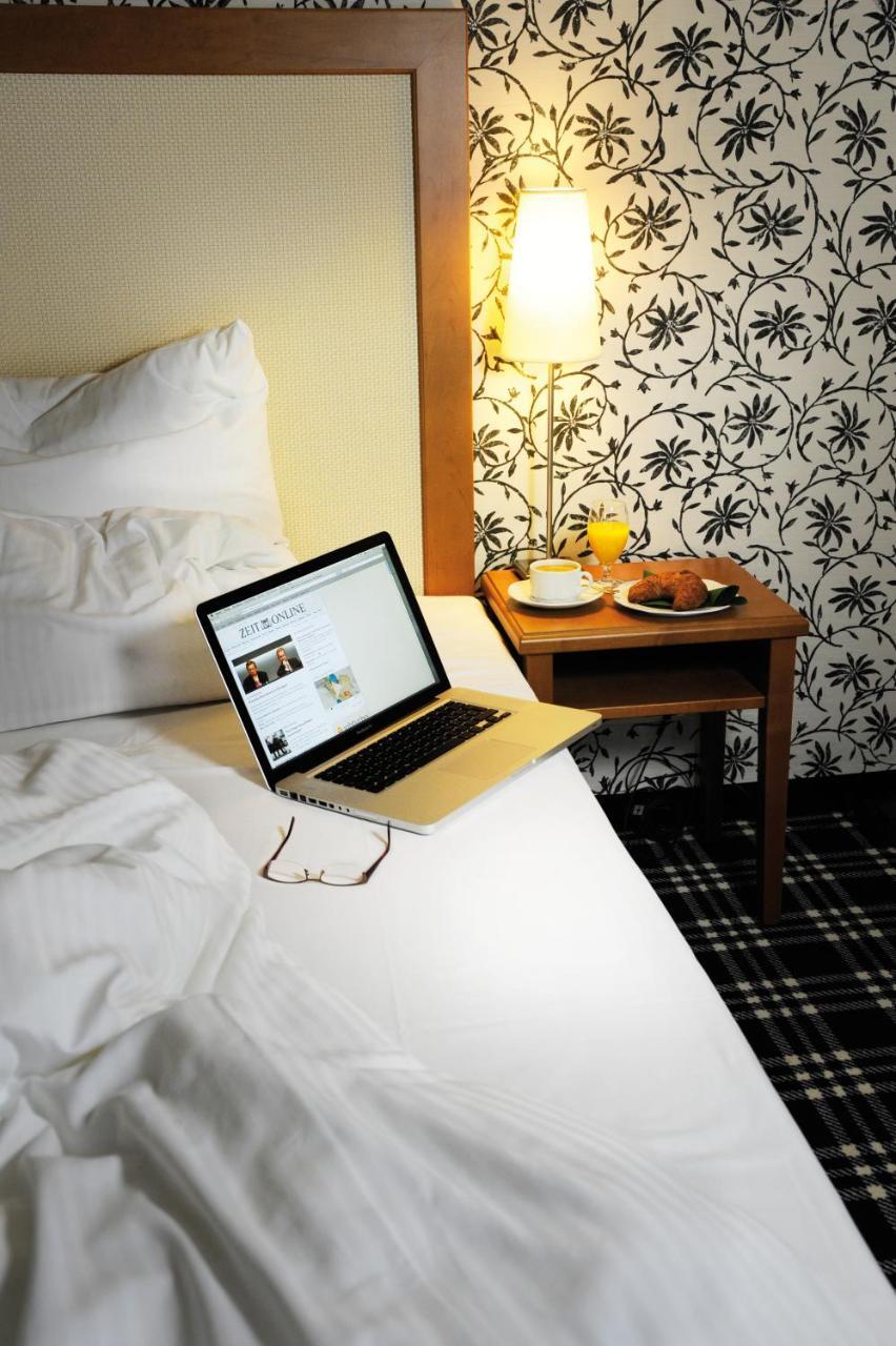 Wellings Romantik Hotel Zur Linde โมเออร์ส ภายนอก รูปภาพ