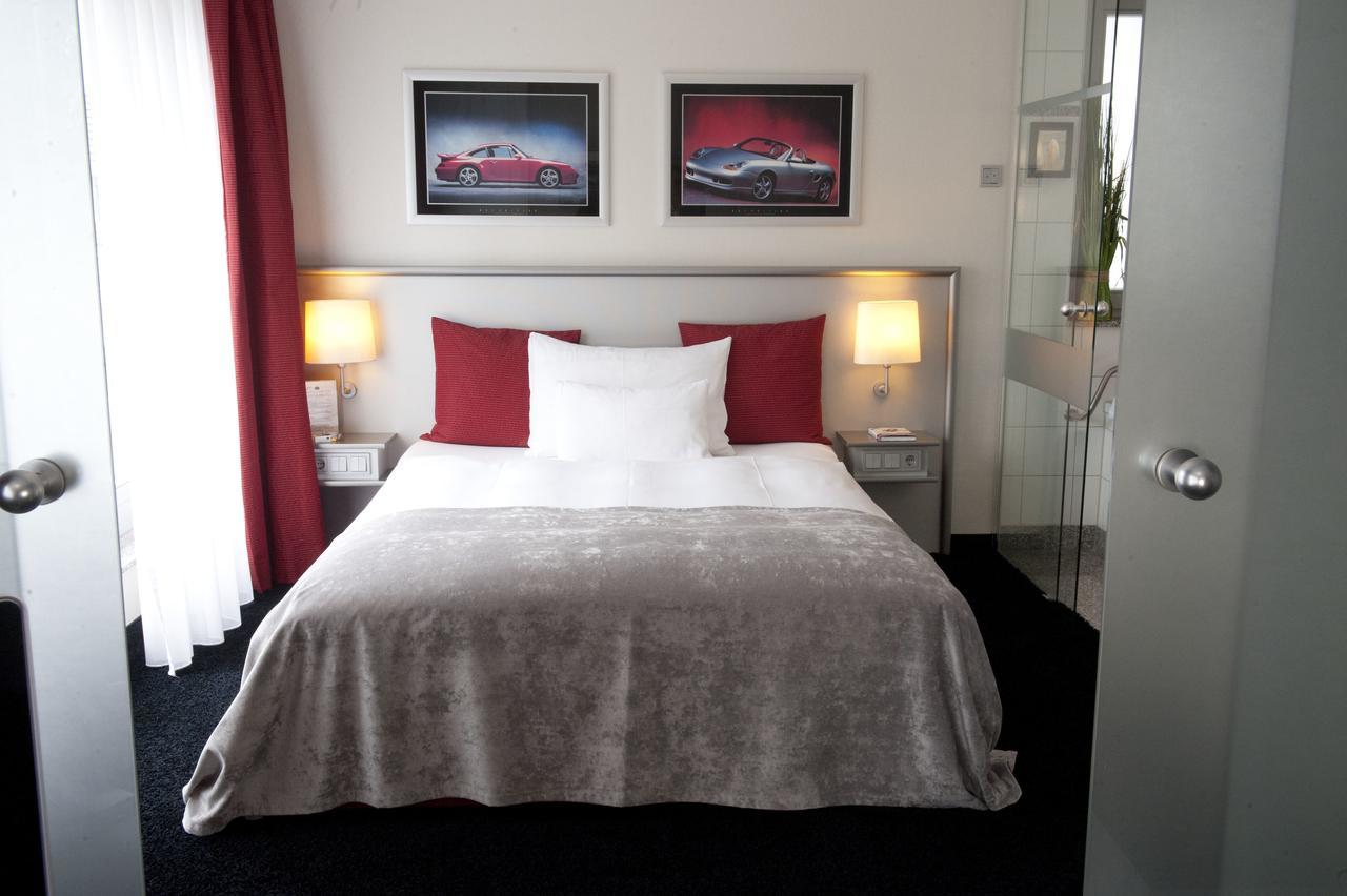 Wellings Romantik Hotel Zur Linde โมเออร์ส ภายนอก รูปภาพ
