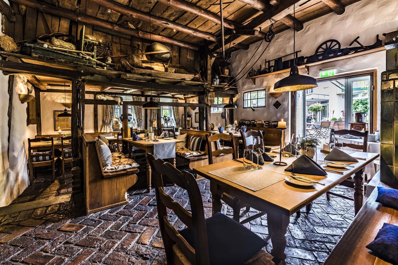 Wellings Romantik Hotel Zur Linde โมเออร์ส ภายนอก รูปภาพ